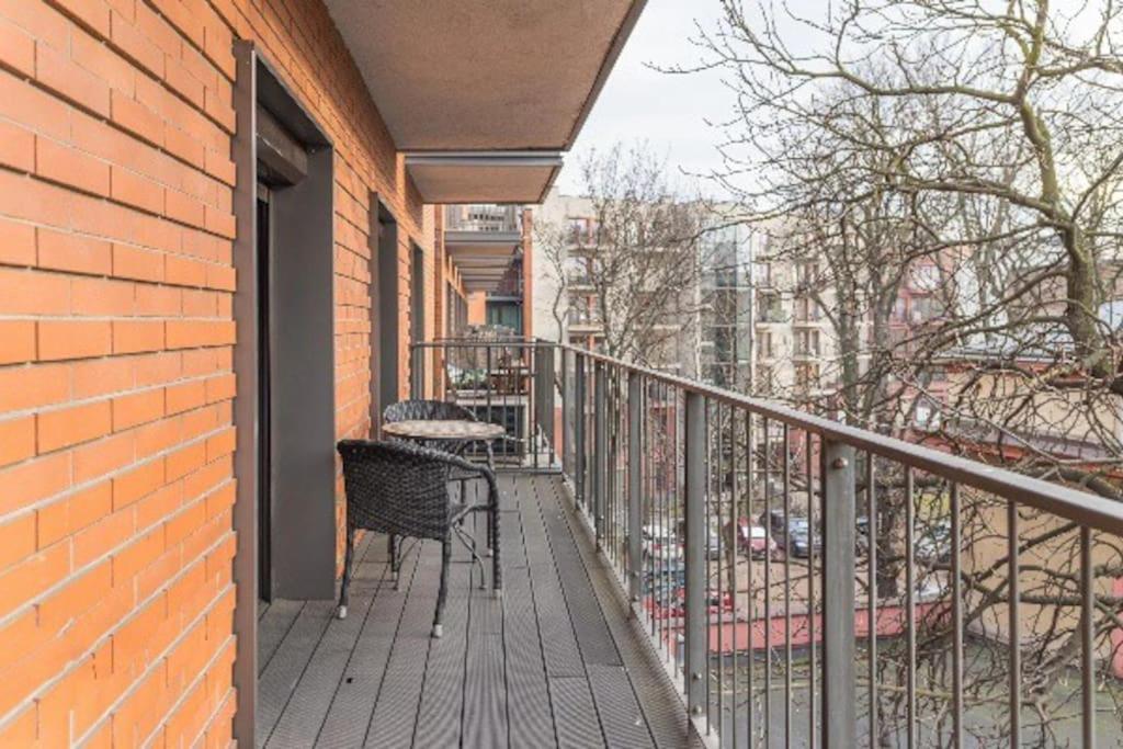 Uroczy Apartament - Angel City كراكوفيا المظهر الخارجي الصورة